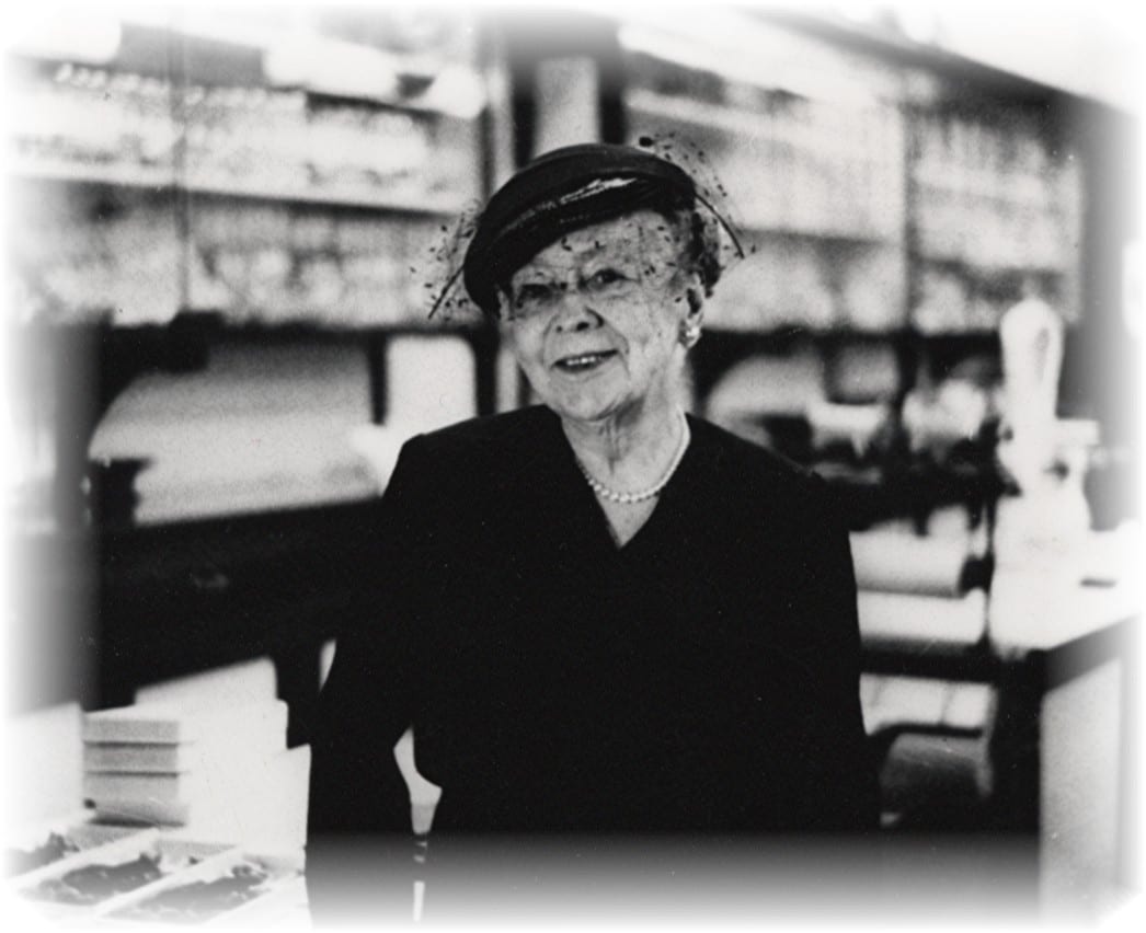 Smile, Black-and-white, Style