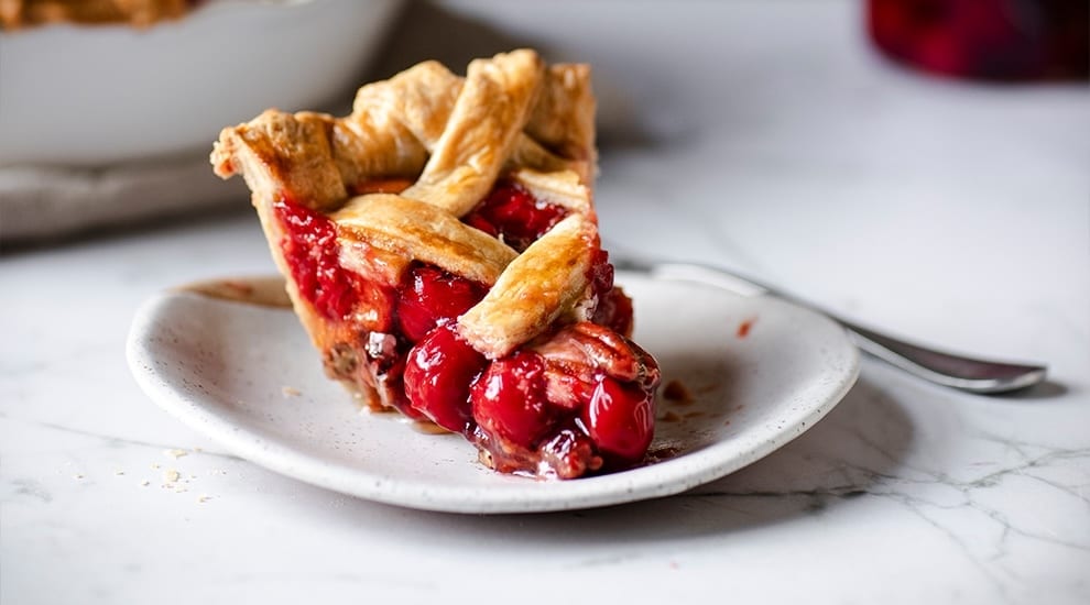 Food, Tableware, Recipe, Plate, Cherry pie, Fruit, Strawberries, Ingredient