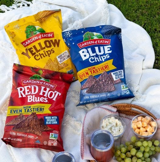 Natural foods, Food, Ingredient, Cuisine, Picnic, Grass, Blanket, Chip bags