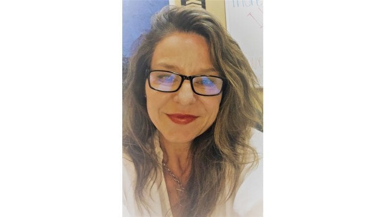 Photo, Face, Hair, Eyeglasses, Lips, Smile, Jewelry, Shirt