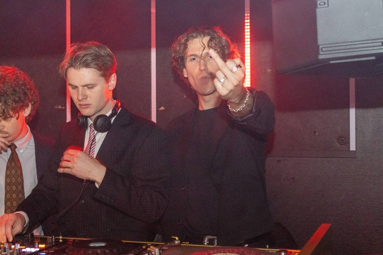 Electronic device, Audio equipment, Disc jockey, Entertainment, Event, Electronics