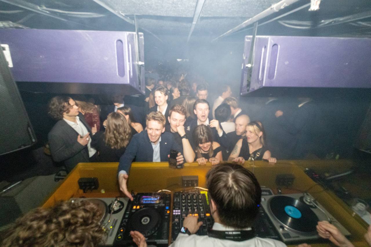 Electronic device, Music venue, Entertainment, Party, Fun
