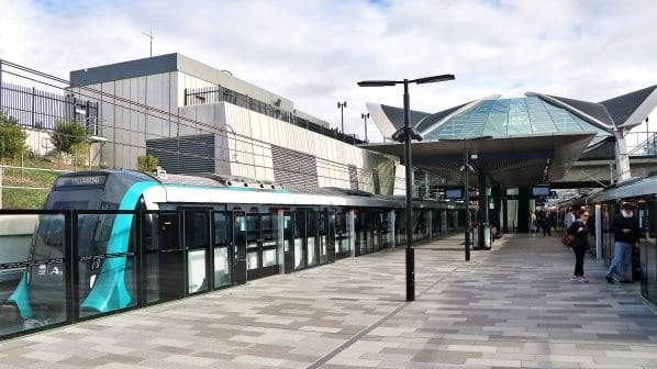 Transport hub, Cloud, Sky, Building, Train, Vehicle, Shade, Rolling, Railway