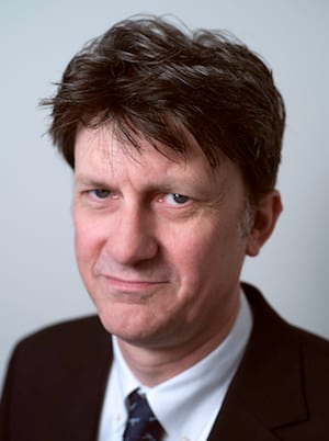 Dress shirt, Forehead, Cheek, Chin, Hairstyle, Eyebrow, Jaw, Gesture, Tie, Collar