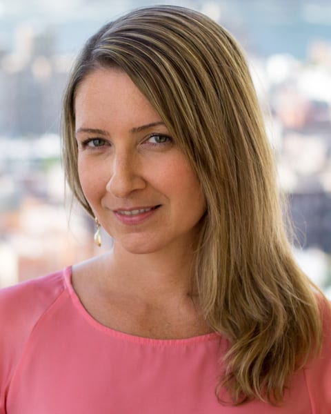 Forehead, Nose, Cheek, Lip, Smile, Eyebrow, Eye, Eyelash, Jaw, Sleeve