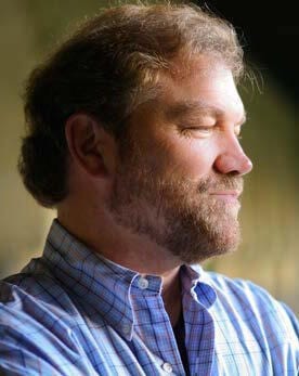 Dress shirt, Clothing, Forehead, Nose, Beard, Jaw, Neck, Sleeve, Collar