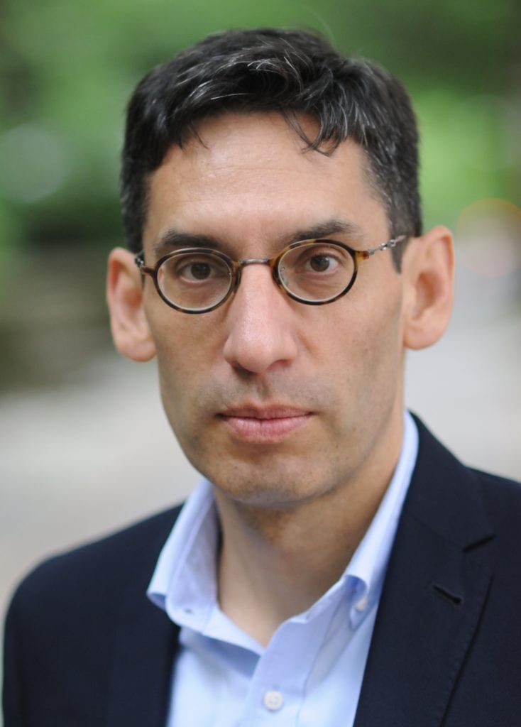 Vision care, Forehead, Nose, Glasses, Cheek, Eyebrow, Sleeve, Gesture, Eyewear, Collar