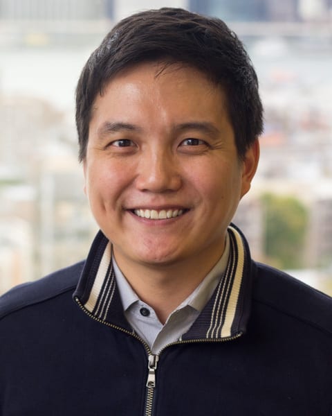 Forehead, Smile, Chin, Eyebrow, Sleeve, Collar, Happy