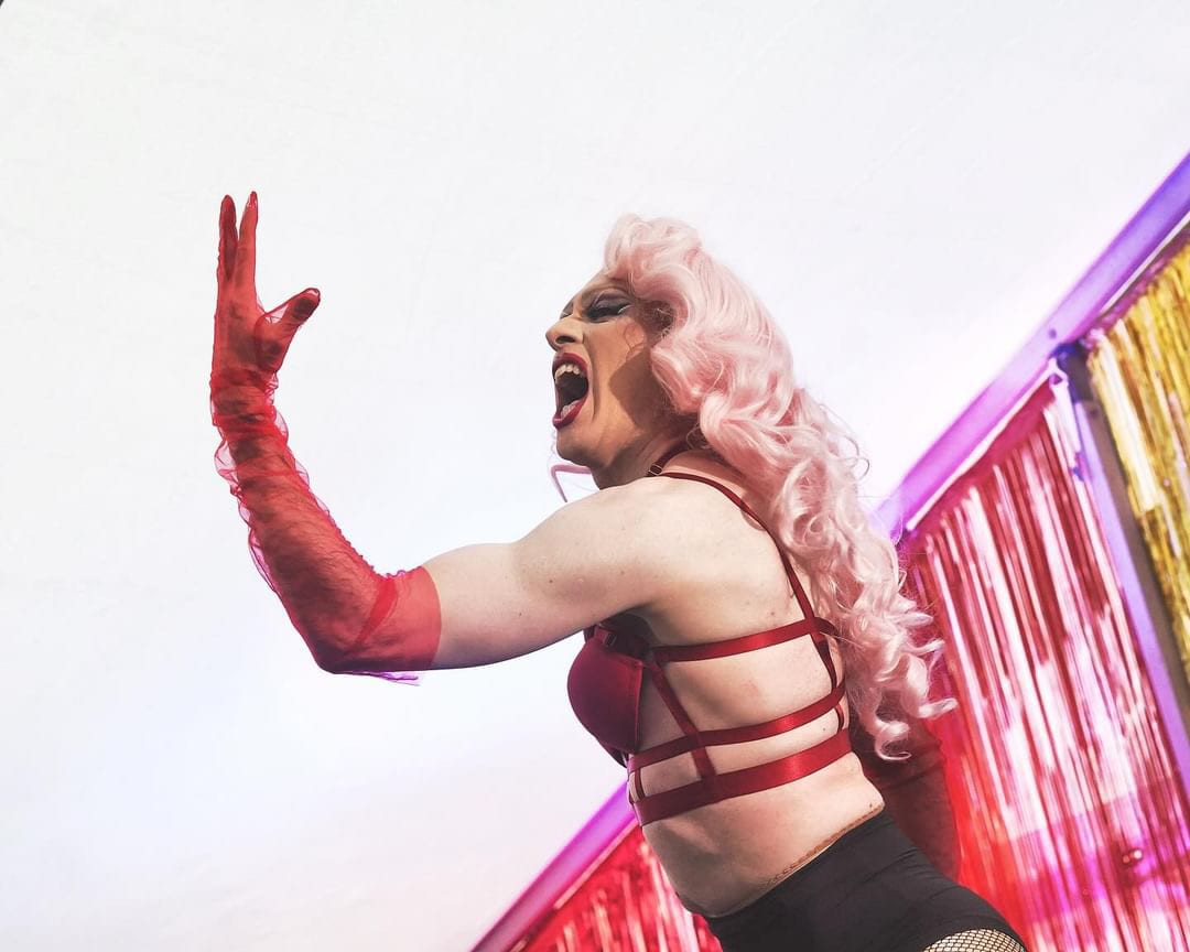 Performing Arts, Lips, Entertainment, Pink, Performance