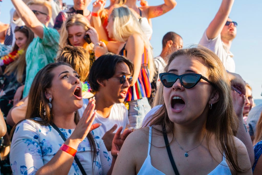 Facial expression, Vision care, Glasses, Sunglasses, Hat, Product, Celebrating, Human, Goggles, Happy