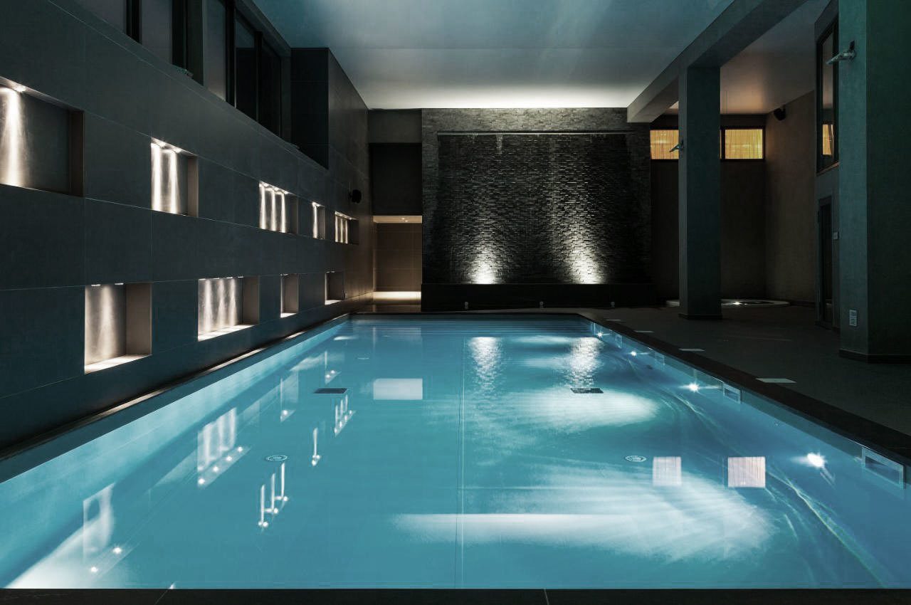 Interior design, Swimming pool, Water, Building, Property, Architecture, Flooring, Floor, Wall