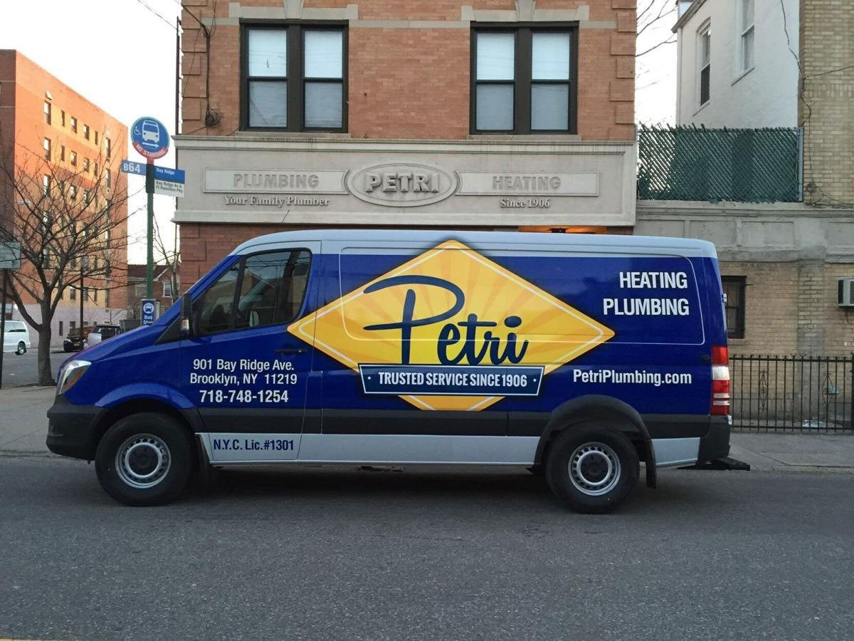 Light commercial vehicle, Compact van, Wheel, Tire, Window, Car
