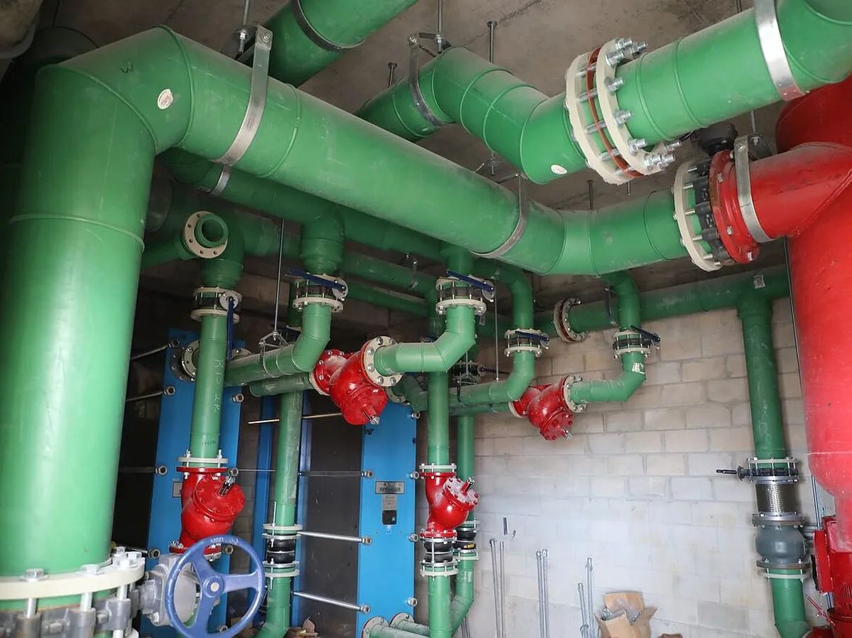 Steel casing pipe, Plumbing valve, Pumping station, Green, Red