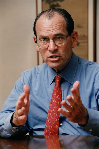 Vision Care, Dress shirt, Formal wear, Eyewear, Clothing, Chin, Glasses, Forehead, Collar, Finger