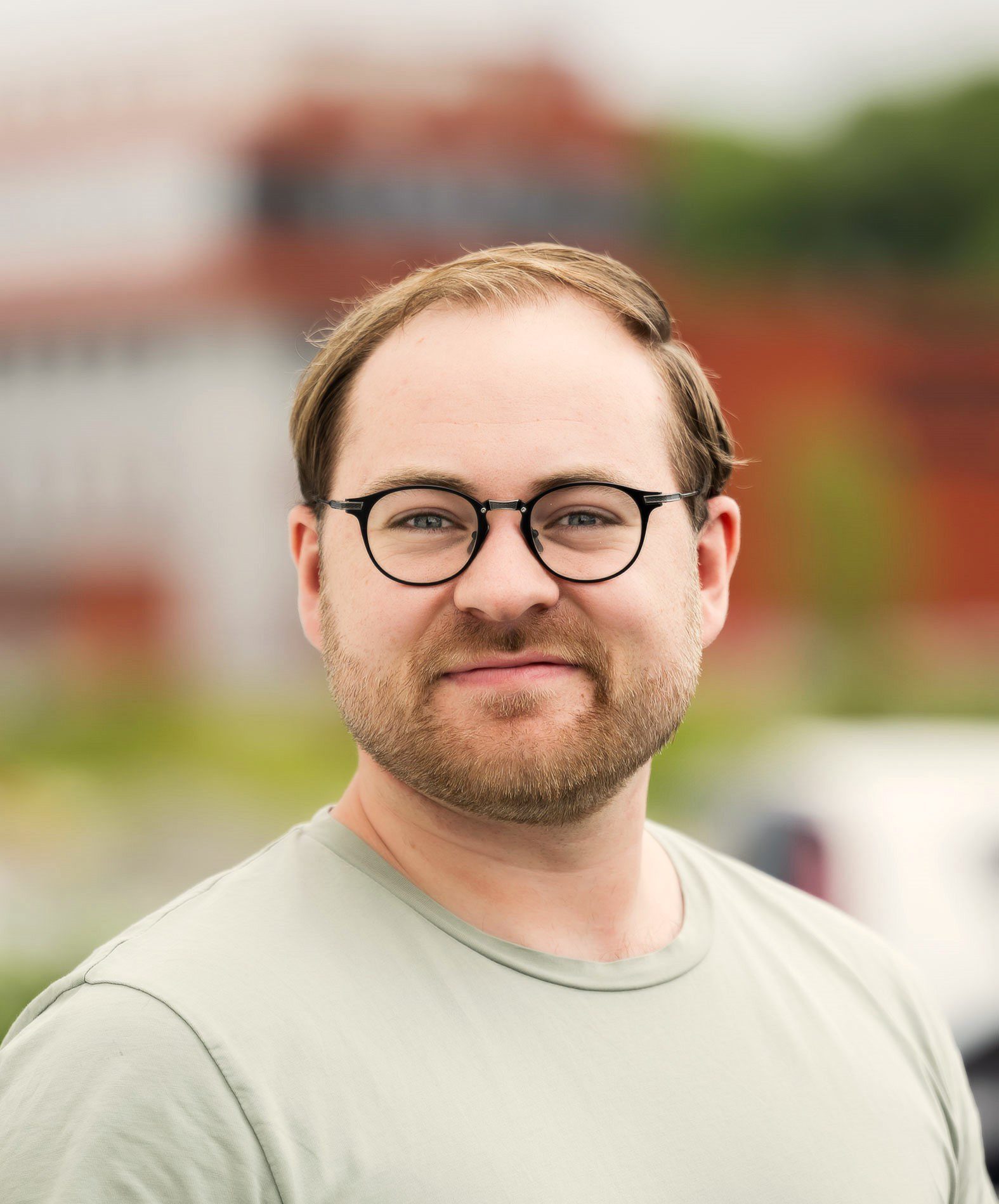 Vision care, Forehead, Glasses, Hairstyle, Beard, Jaw, Eyewear