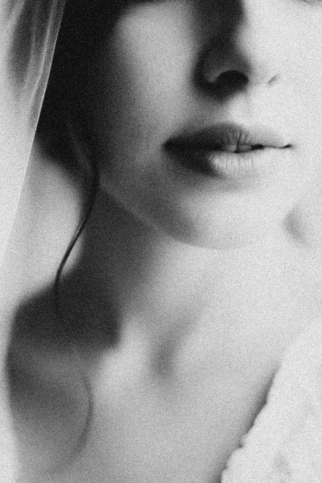 Monochrome photography, Eyebrow, Lips, Skin, Eyelash, Nose, White, Beauty, Jaw, Eye