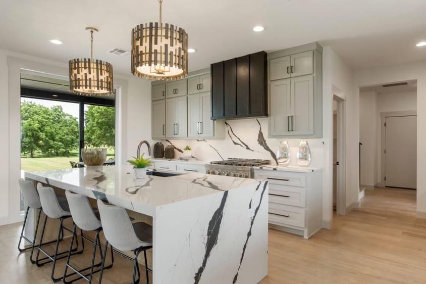Architectural Surfaces/MetroQuartz Unique Calacatta Black