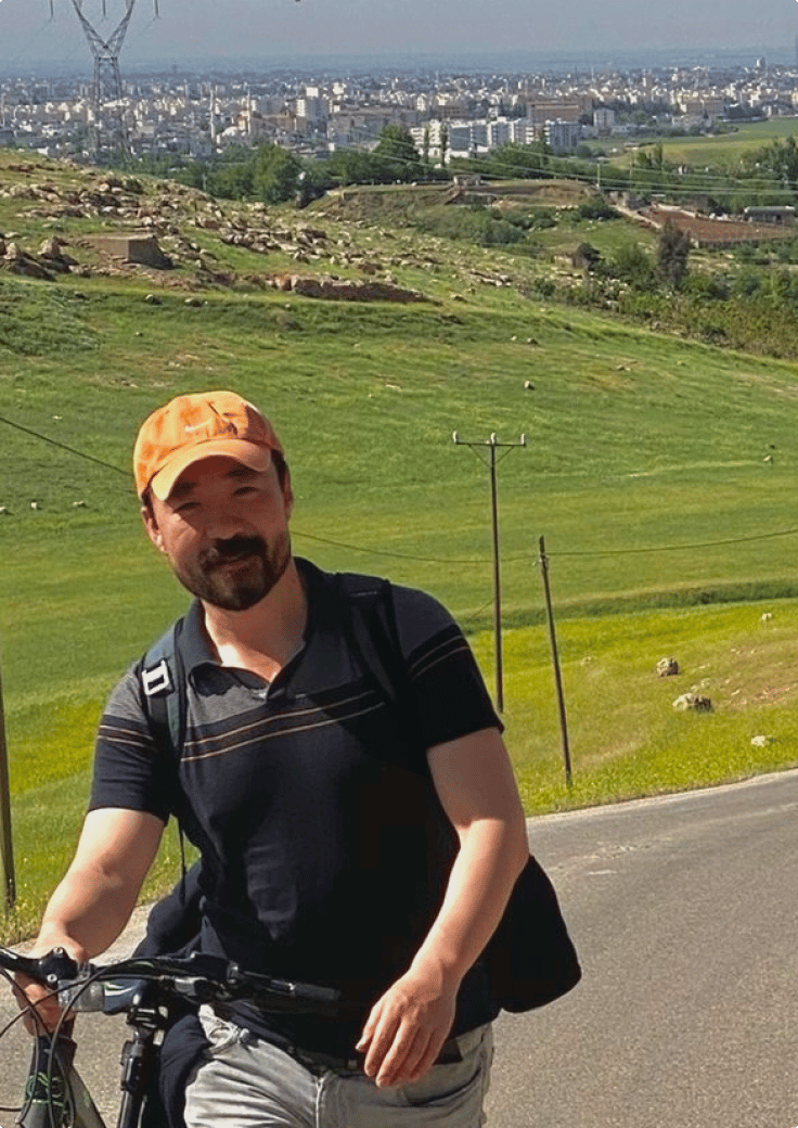 Vision Care, Facial hair, Eyewear, Sunglasses, Grassland, Recreation, Beard, Goggles