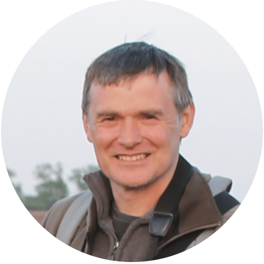 Dress shirt, Forehead, Smile, Jaw, Sleeve, Collar, Happy