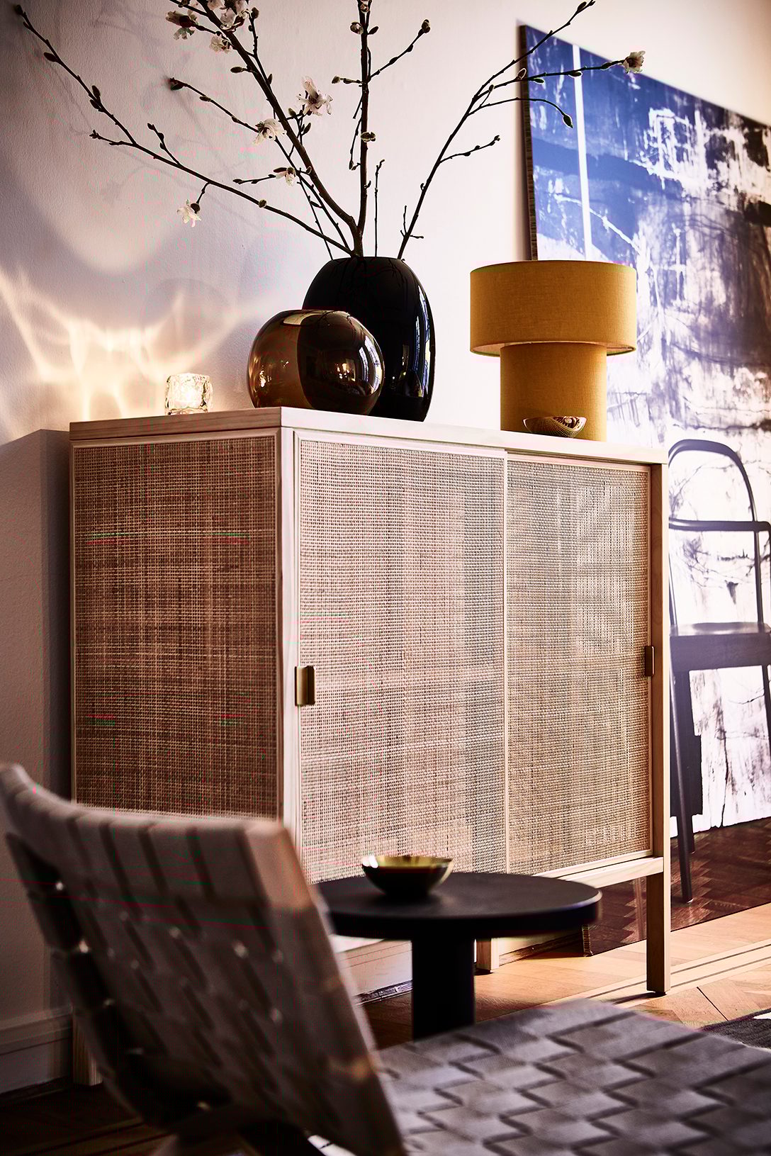 Interior design, Furniture, Wood, Flooring, Floor, Wicker, Room, Chair