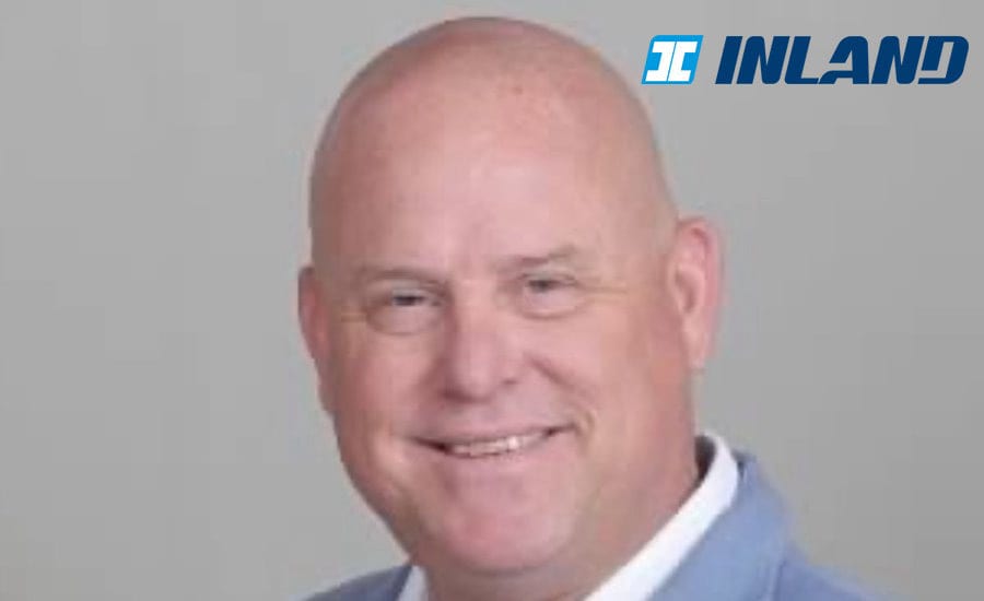 Chin, Cheek, Eyebrow, Forehead, Skin, Collar, Jaw, Smile, Neck, Happiness