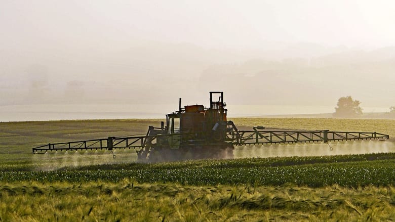 Agricultural machinery, Sky, Plant, Tractor, Vehicle, Grass, Grassland