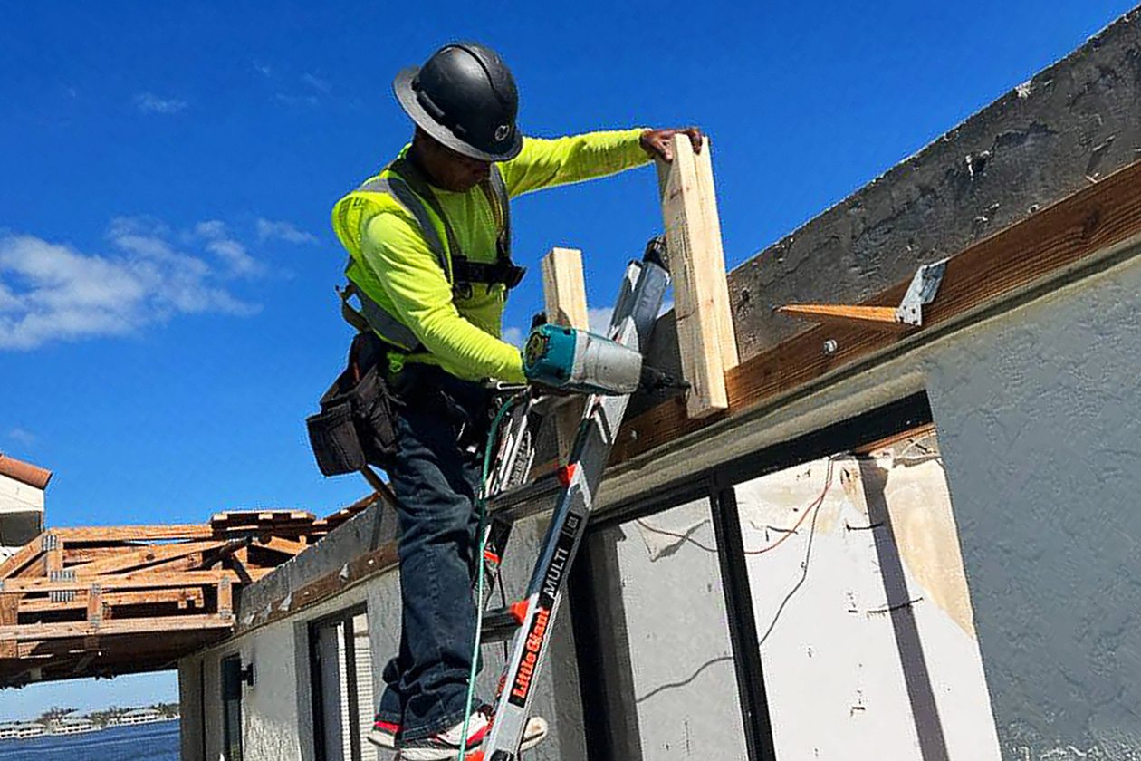Hard hat, Construction worker, Sky, Tradesman, Workwear, Helmet, Building, Engineer, Headgear