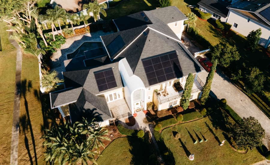 Residential area, Land lot, Building, Plants, House, Roof, Home, Landscape, Architecture, Estate