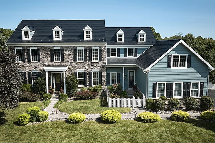 Residential area, Home, Siding, House, Cottage, Shrub, Roof, Door, Grey, Garden