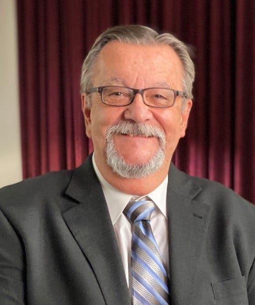 Vision Care, Facial hair, Formal wear, Eyewear, Chin, Glasses, Eyebrow, Forehead, Collar, Skin