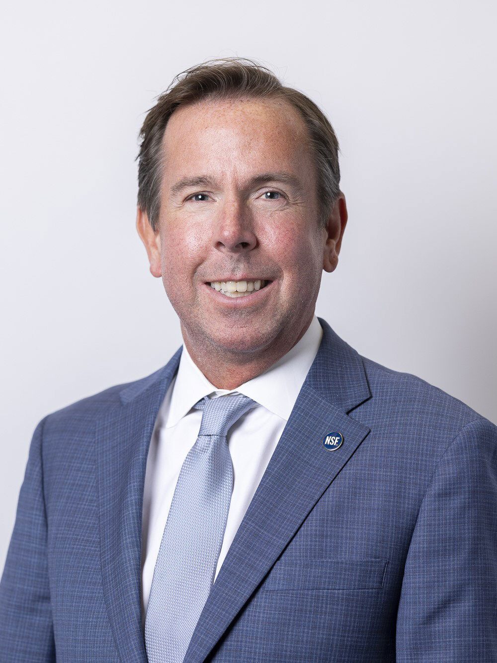 Dress shirt, Forehead, Smile, Chin, Sleeve, Tie, Collar