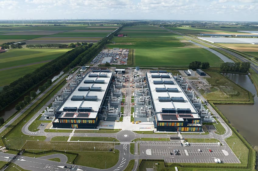 Overhead view of an expansive data center.