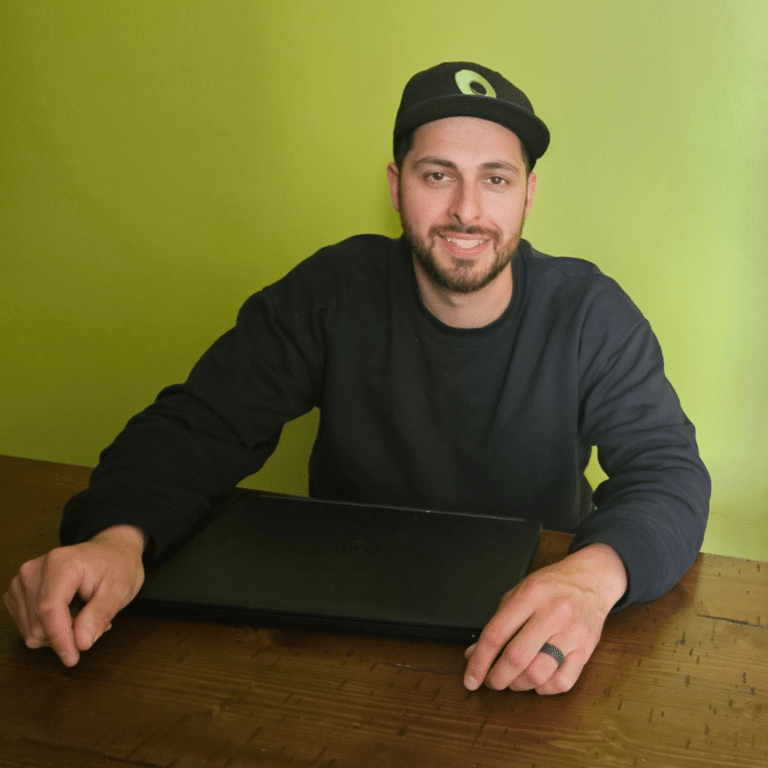 Facial hair, Active Shirt, Sleeve, Neck, Beard, Headgear, Cap, Elbow, Wrist