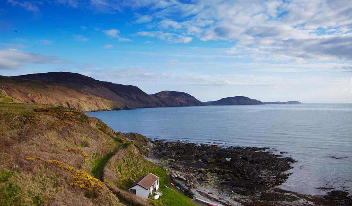 Coastal and oceanic landforms, Water resources, Natural landscape, Sky, Cloud, Mountain, Plant, Highland, Lake