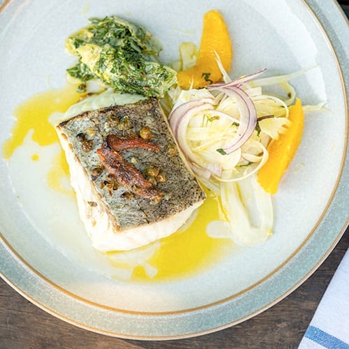 Fines herbes, Staple food, Ingredient, Dishware, Recipe, Tableware, Plate, Cuisine, Garnish