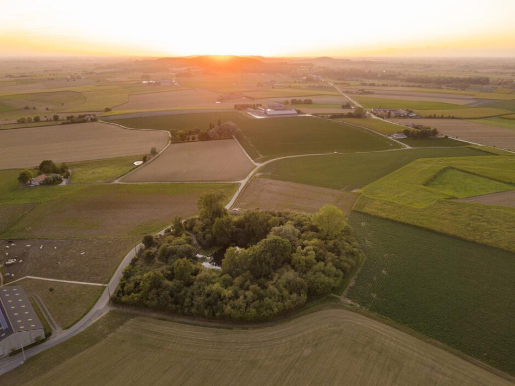 Natural landscape, Land lot, Sky, Plant, Ecoregion, Grass, Terrain, Grassland