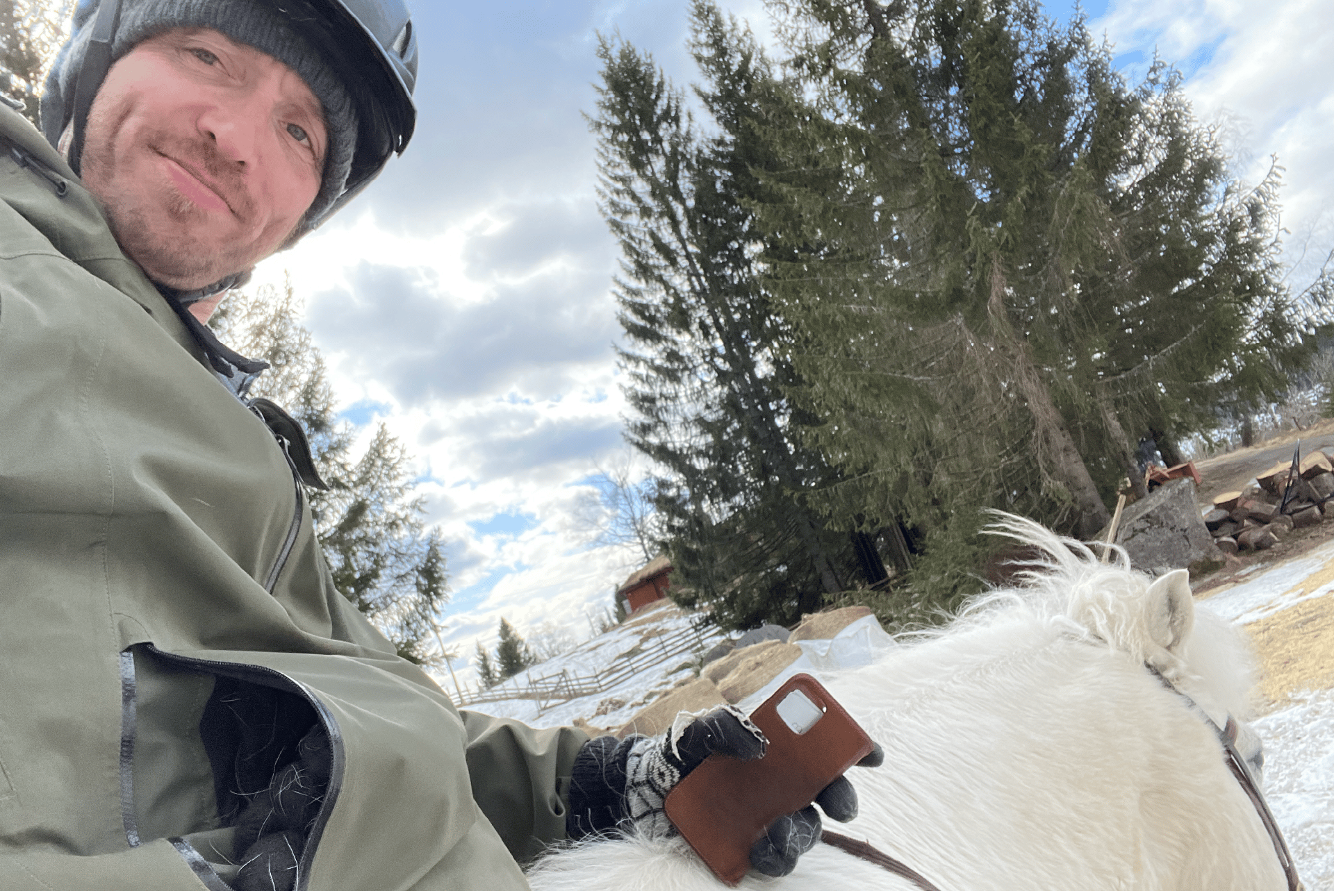 Sky, Cloud, Hand, Glove, Snow, Tree, Freezing, Smile, Headgear, Eyewear