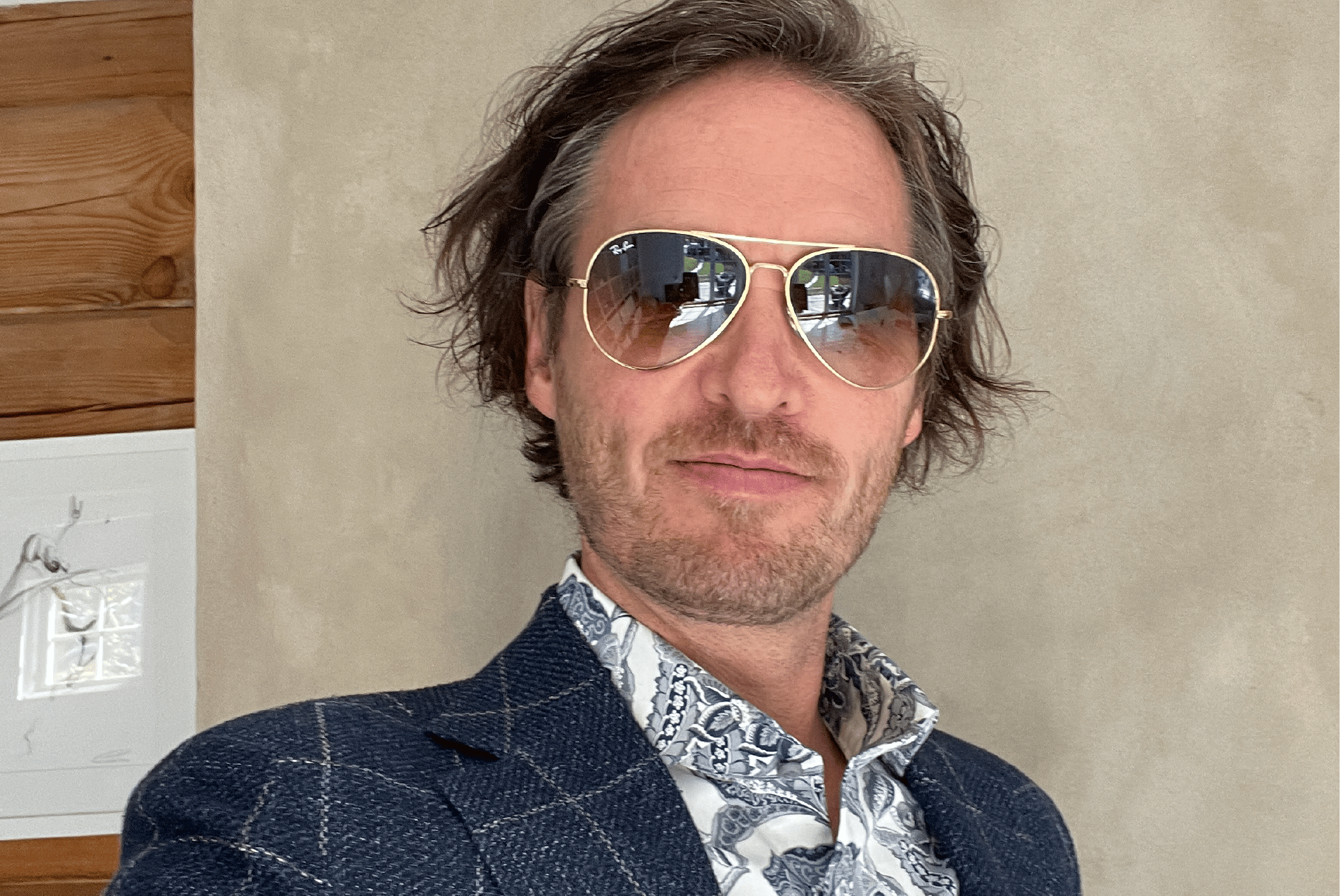 Vision care, Forehead, Nose, Glasses, Lip, Chin, Goggles, Eyebrow, Beard, Sunglasses