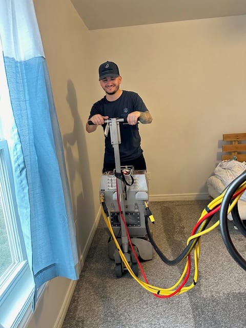 Shoulder, Standing, Floor, Flooring