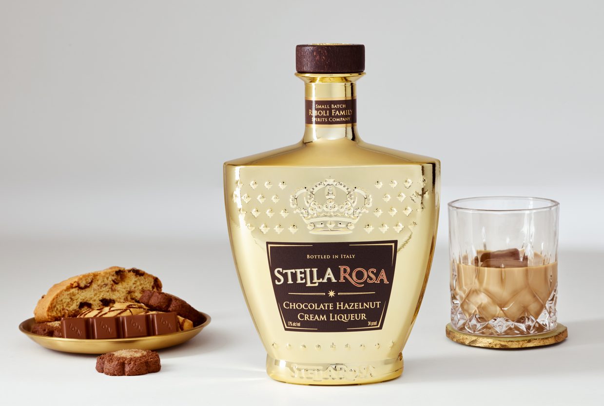 Alcoholic drink, Bottle, Liquid