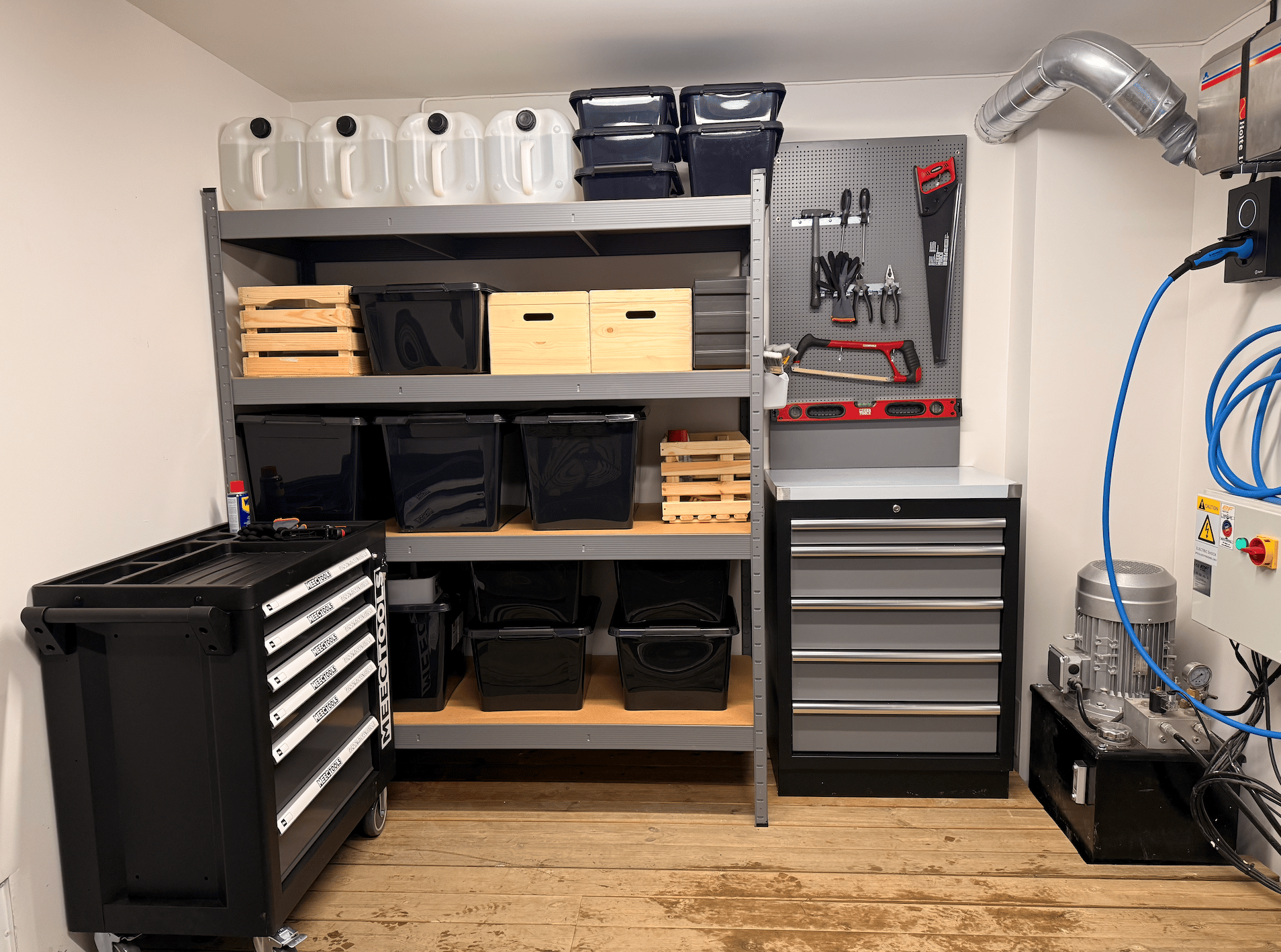 Metalworking hand tool, Household hardware, Shelving, Shelf