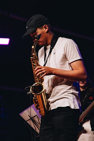 Musical instrument, Performing Arts, Music, Entertainment, Saxophone, Musician, Hat, Saxophonist