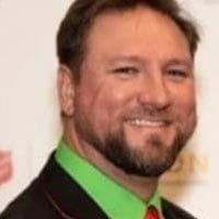 Forehead, Smile, Tie, Gesture, Collar, Beard, Ear