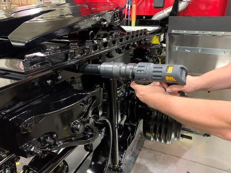 Automotive tire, Motor vehicle, Hood, Bumper