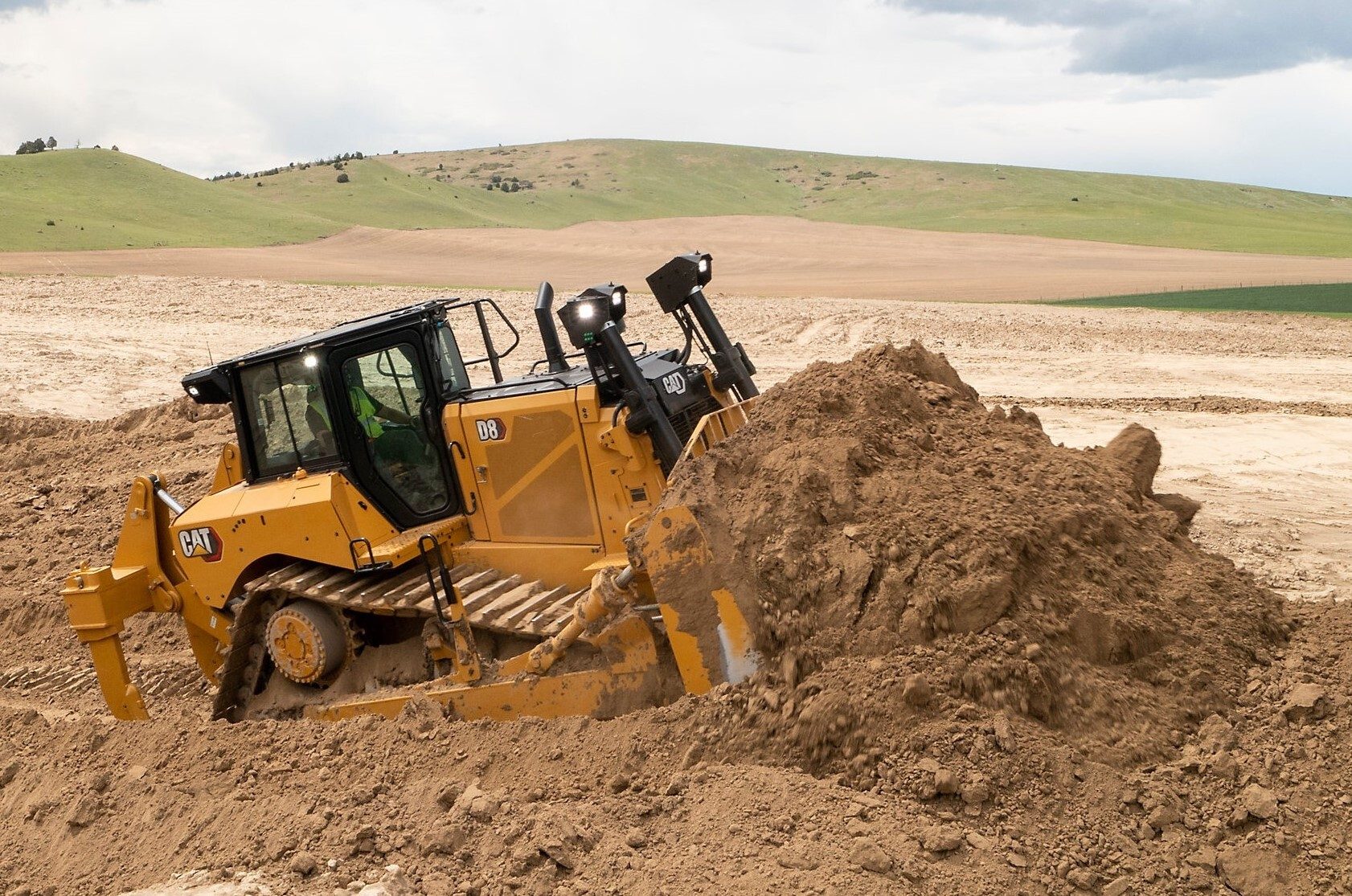Land vehicle, Heavy equipment, Soil, Bulldozer, Sand, Machine, Construction, Tread