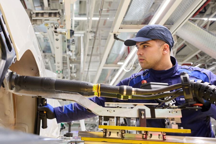 Blue-collar worker, Mechanic, Industry, Machine, Engineering, Workwear