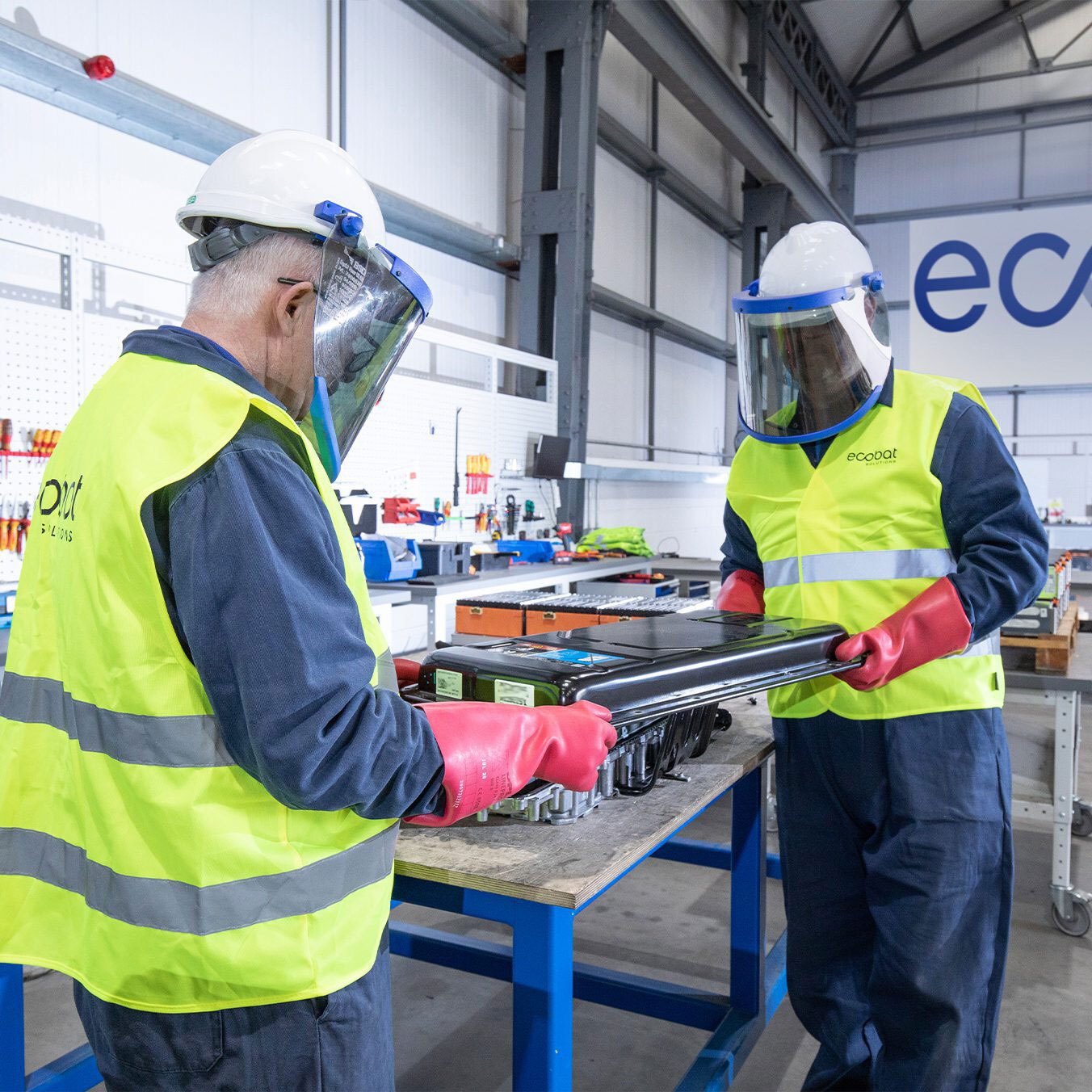 Motor vehicle, Hard hat, High-visibility clothing, Workwear, Tradesman, Helmet, Engineer, Building