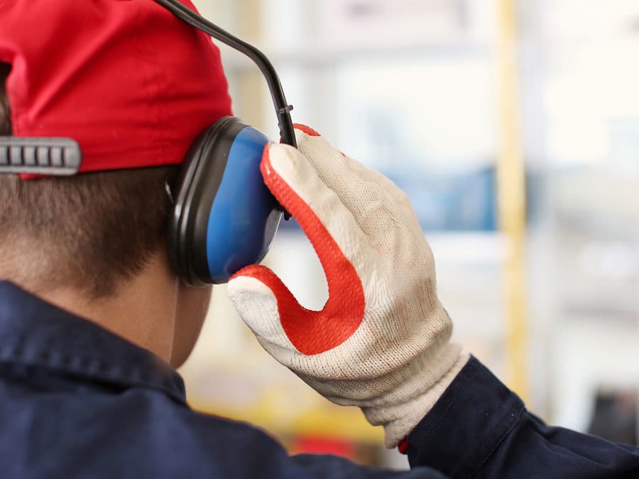 Hearing, Ear, Peripheral, Gesture, Cap, Eyewear, Headgear