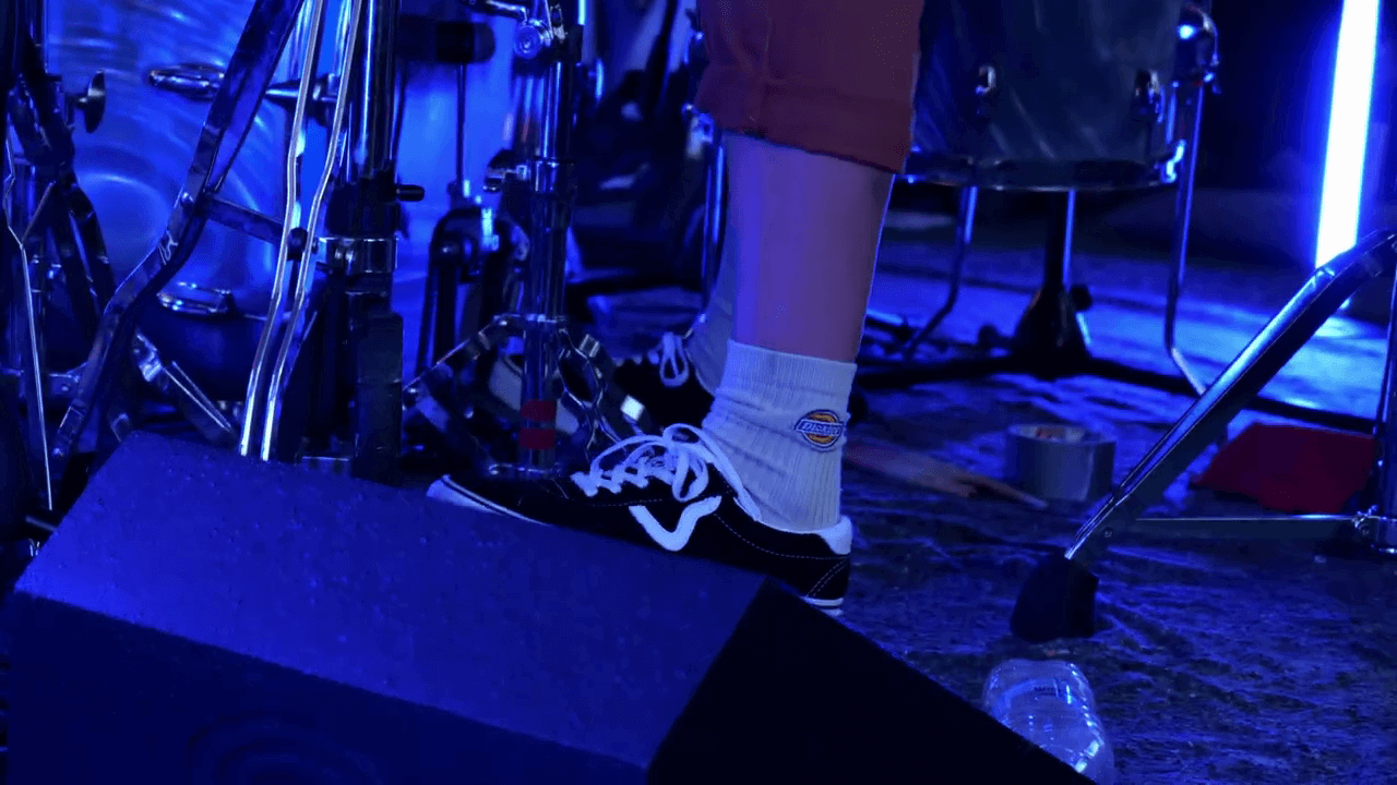 Musical instrument, Music artist, Shoe, Membranophone, Blue, Drum, Musician, Purple, Concert