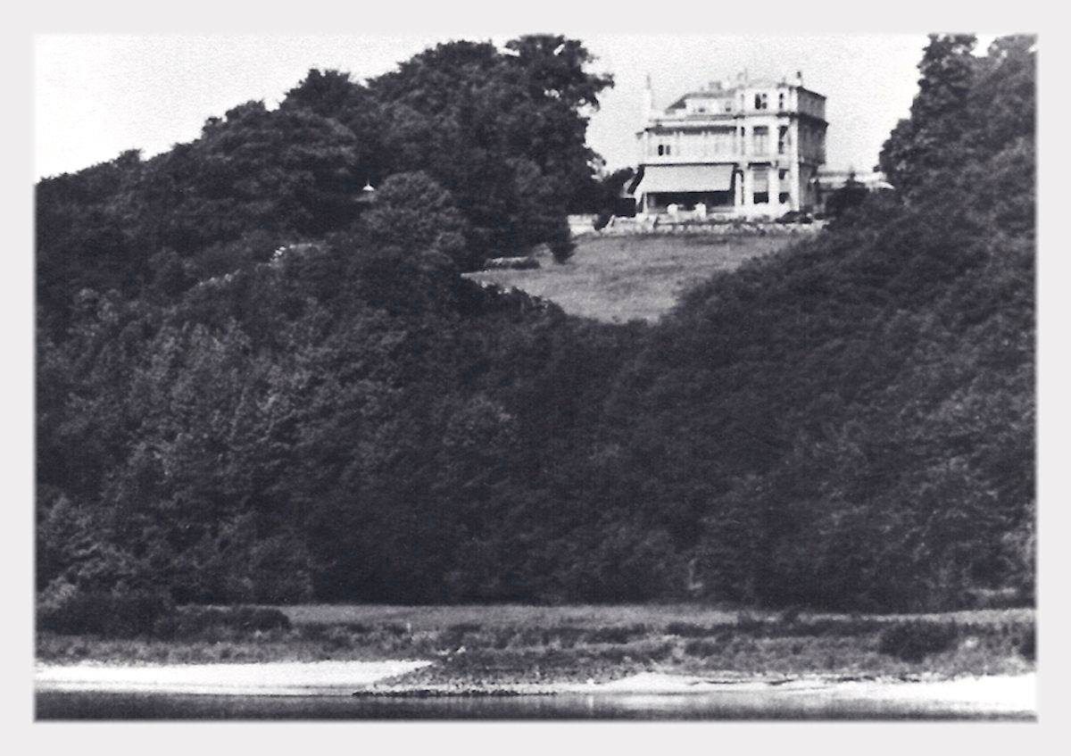 Building, Sky, Plant, Black, House, Window, Tree, Black-and-white, Water